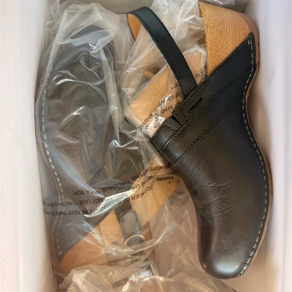 Dansko Woman’s Black Leather Clog-Sandal with Adjustable Strap - Picture 2 of 5